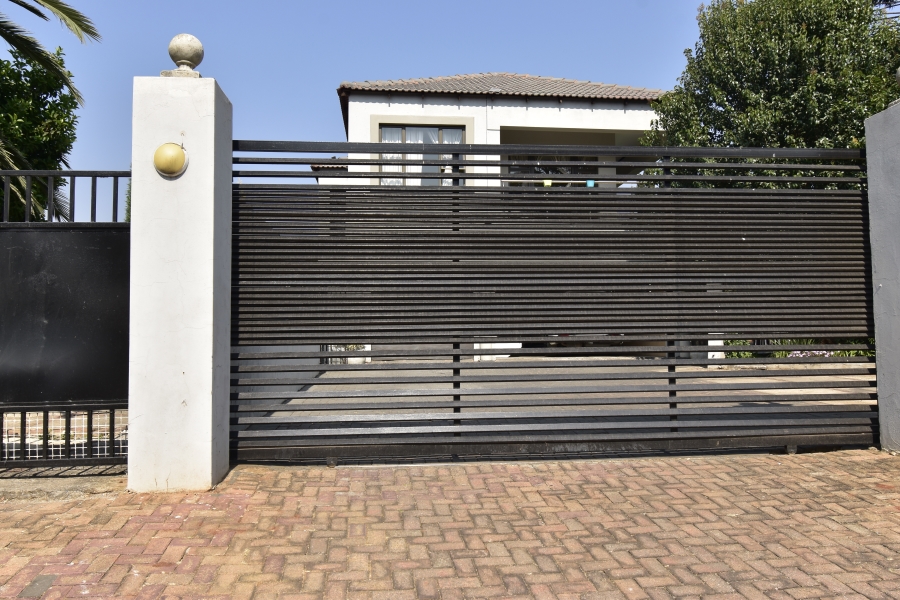 To Let 1 Bedroom Property for Rent in Northcliff Gauteng