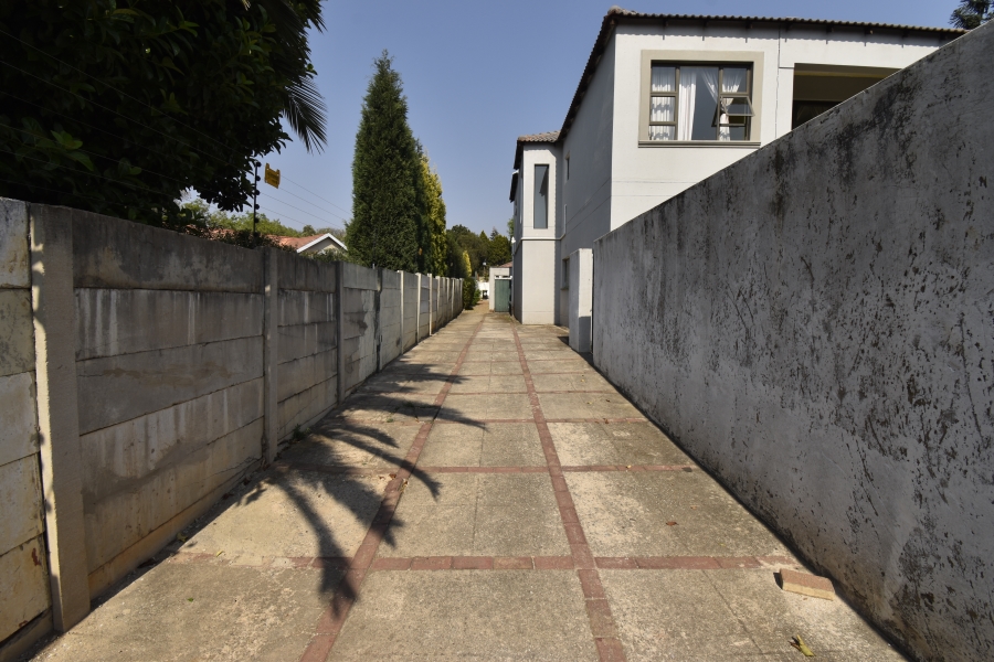 To Let 1 Bedroom Property for Rent in Northcliff Gauteng