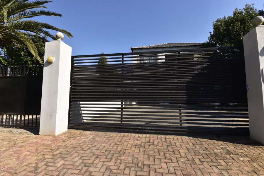 To Let 2 Bedroom Property for Rent in Northcliff Gauteng