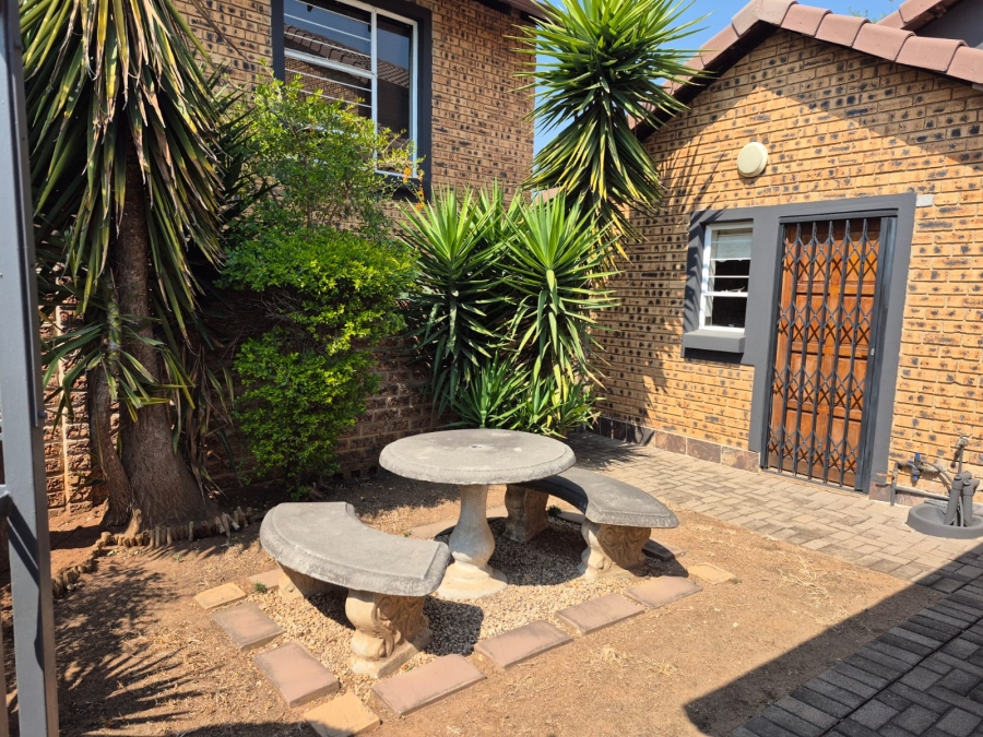 3 Bedroom Property for Sale in Illiondale Gauteng