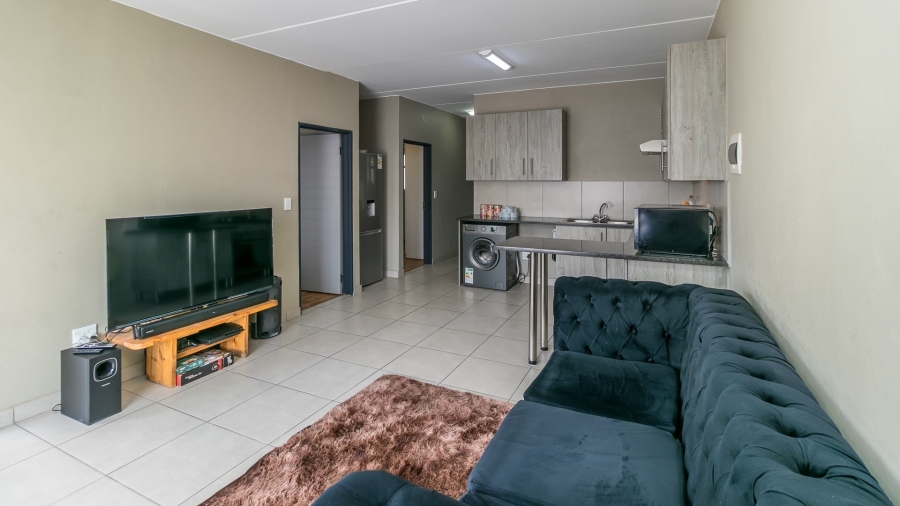 To Let 2 Bedroom Property for Rent in Glen Austin Gauteng