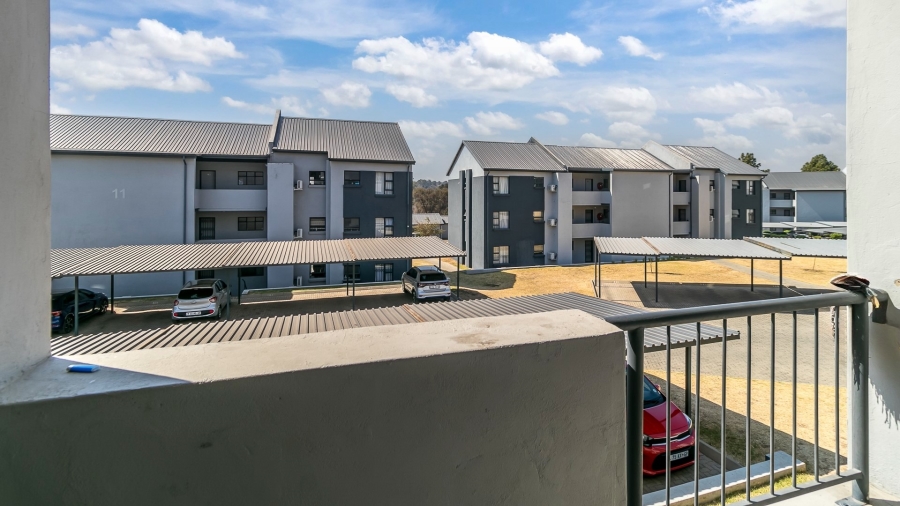 To Let 2 Bedroom Property for Rent in Glen Austin Gauteng