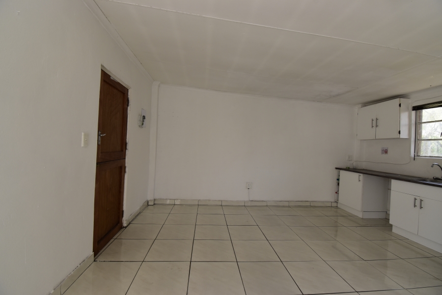 To Let 1 Bedroom Property for Rent in Weltevreden Park Gauteng