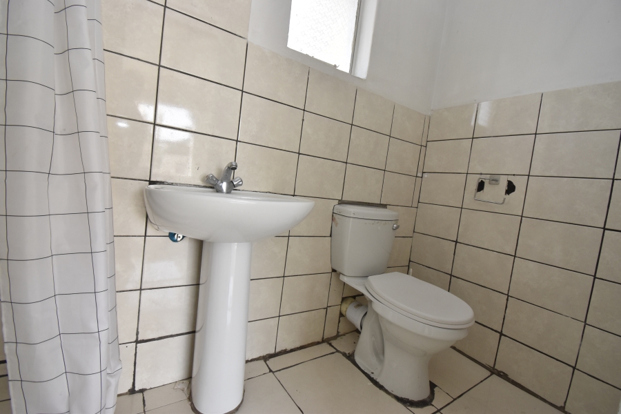 To Let 1 Bedroom Property for Rent in Weltevreden Park Gauteng