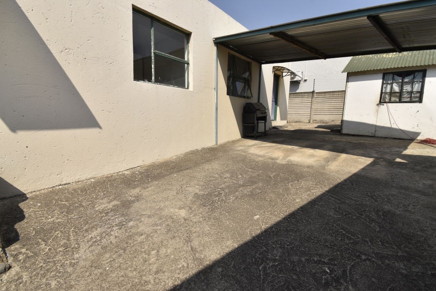 To Let 1 Bedroom Property for Rent in Weltevreden Park Gauteng