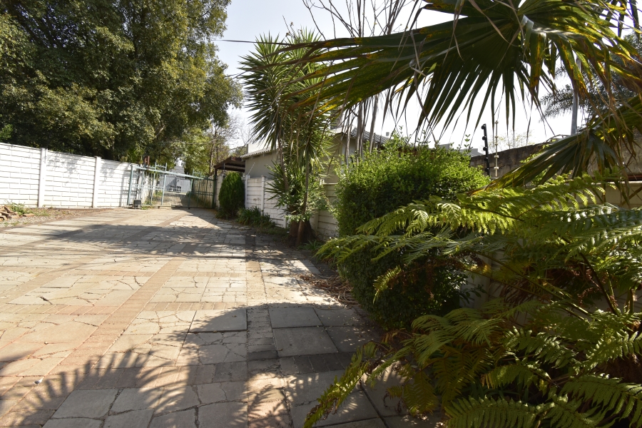 To Let 1 Bedroom Property for Rent in Weltevreden Park Gauteng