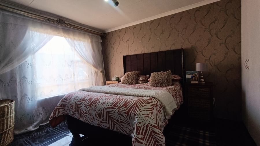 2 Bedroom Property for Sale in Liefde en Vrede Gauteng