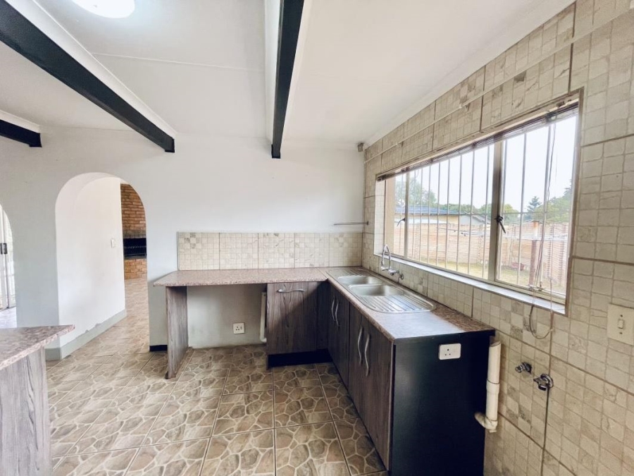 3 Bedroom Property for Sale in Albertsdal Gauteng