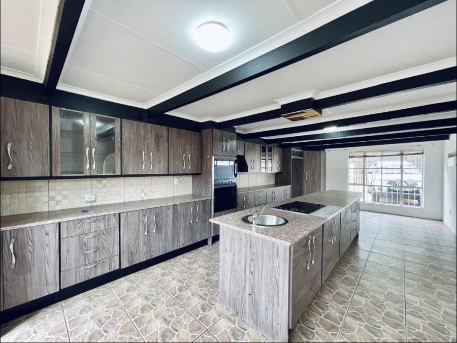 3 Bedroom Property for Sale in Albertsdal Gauteng