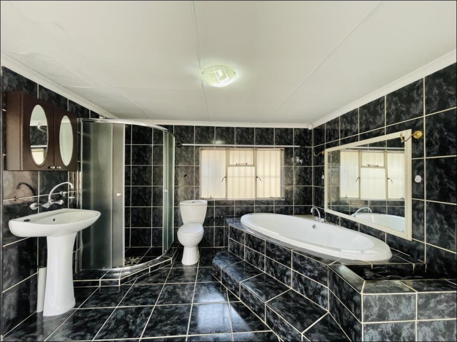 3 Bedroom Property for Sale in Albertsdal Gauteng