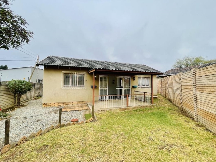 3 Bedroom Property for Sale in Albertsdal Gauteng