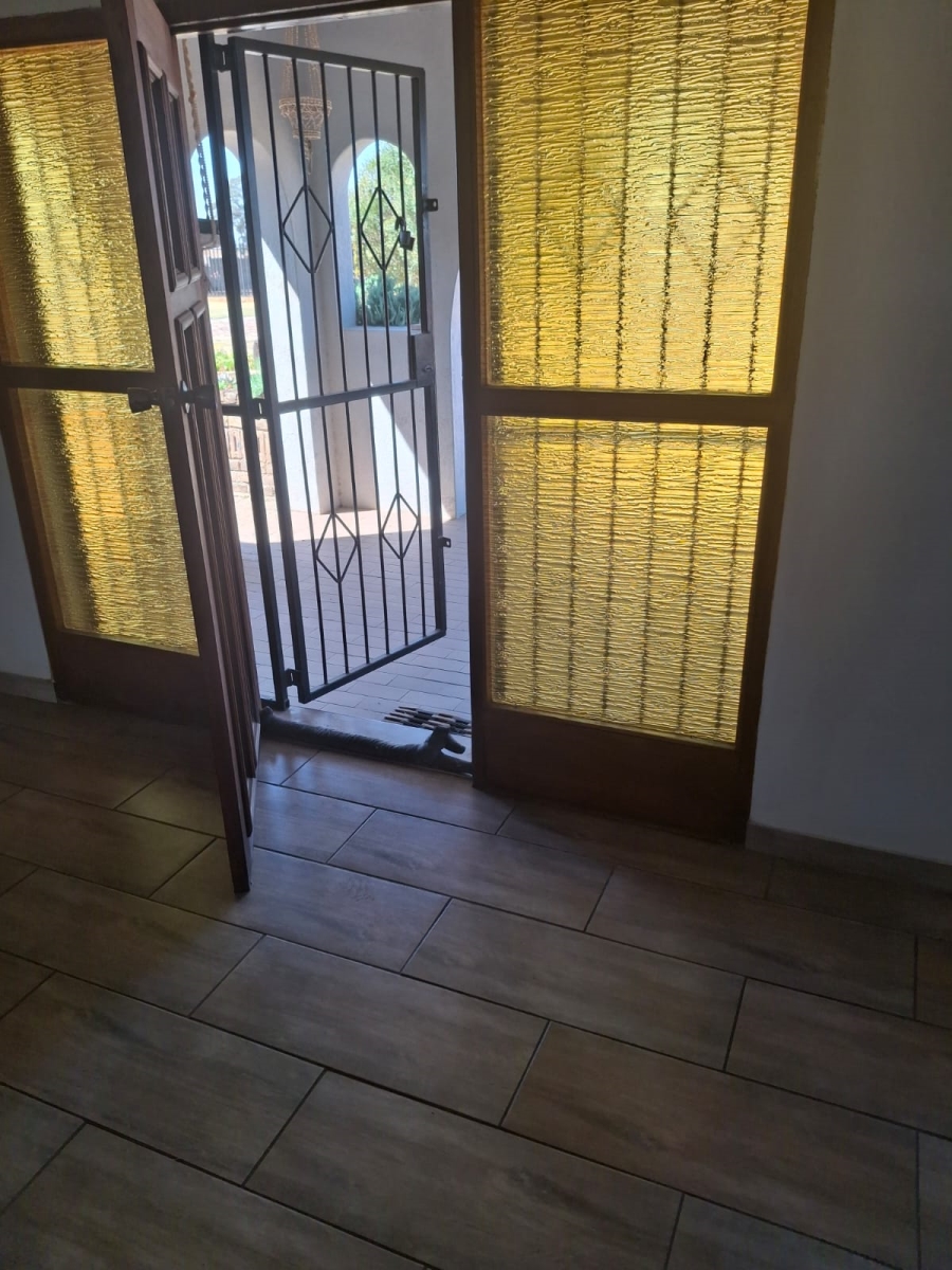 6 Bedroom Property for Sale in Tenacre A H Gauteng