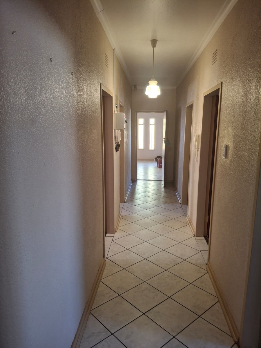 6 Bedroom Property for Sale in Tenacre A H Gauteng
