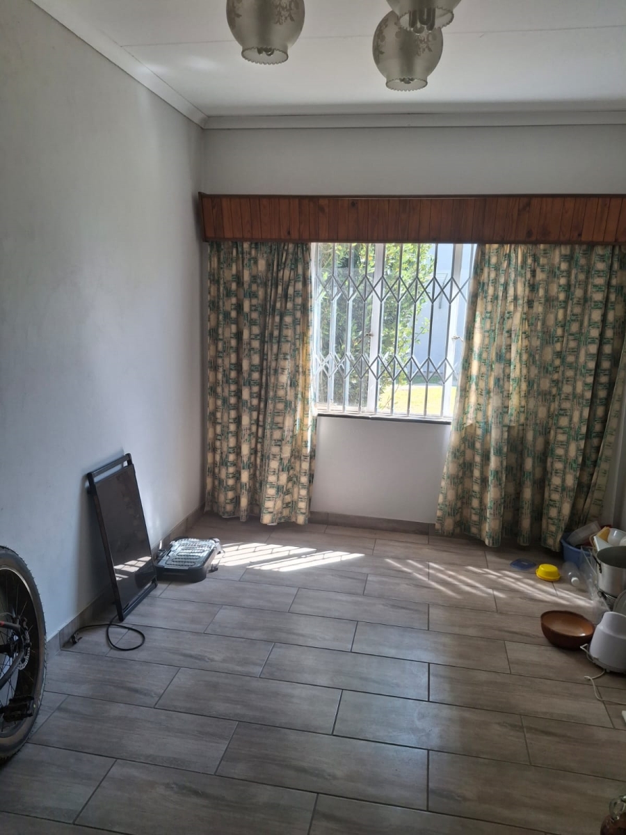 6 Bedroom Property for Sale in Tenacre A H Gauteng