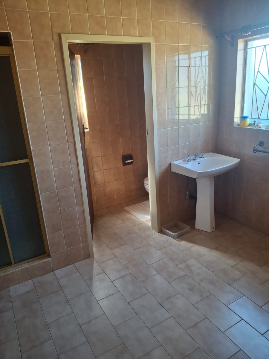 6 Bedroom Property for Sale in Tenacre A H Gauteng