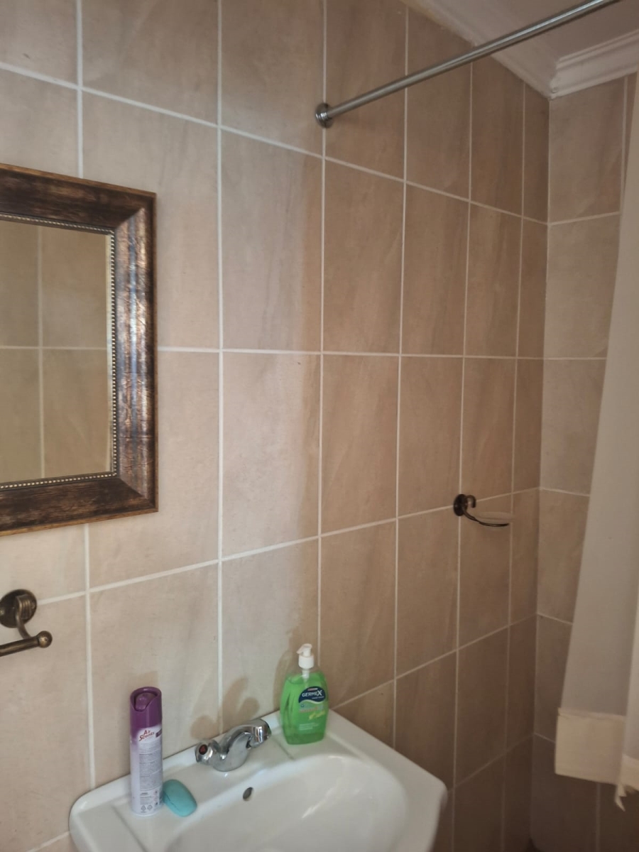6 Bedroom Property for Sale in Tenacre A H Gauteng