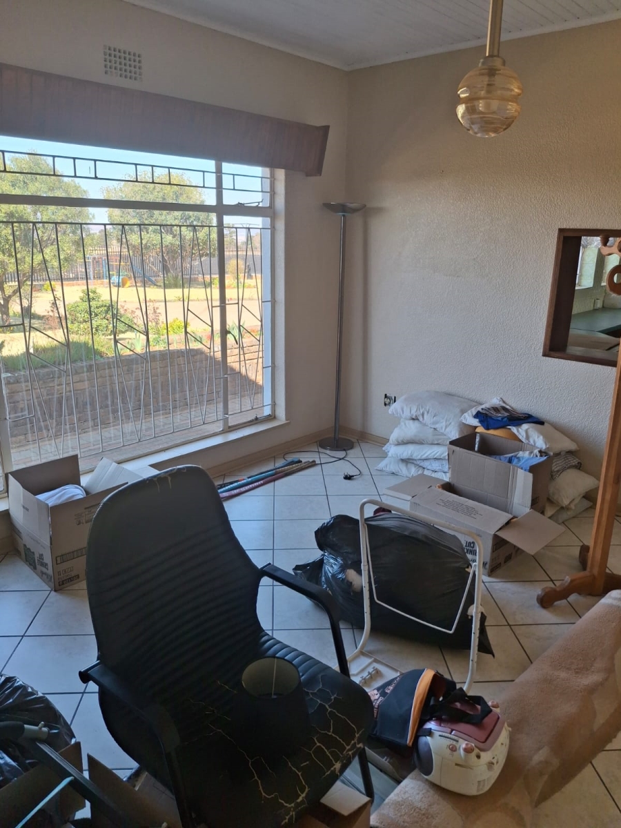 6 Bedroom Property for Sale in Tenacre A H Gauteng