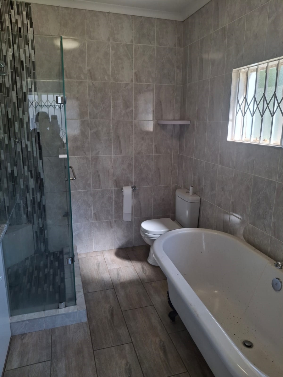 6 Bedroom Property for Sale in Tenacre A H Gauteng