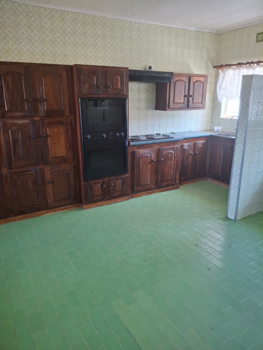 6 Bedroom Property for Sale in Tenacre A H Gauteng