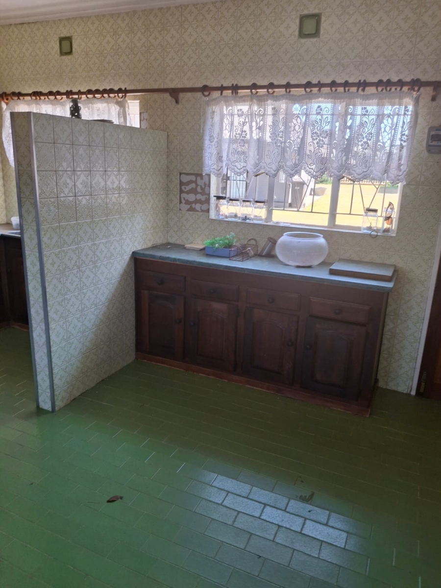 6 Bedroom Property for Sale in Tenacre A H Gauteng