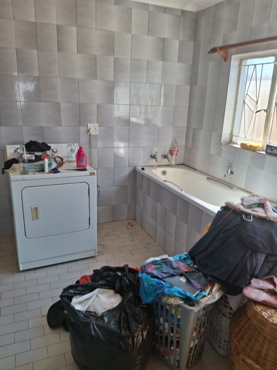 6 Bedroom Property for Sale in Tenacre A H Gauteng