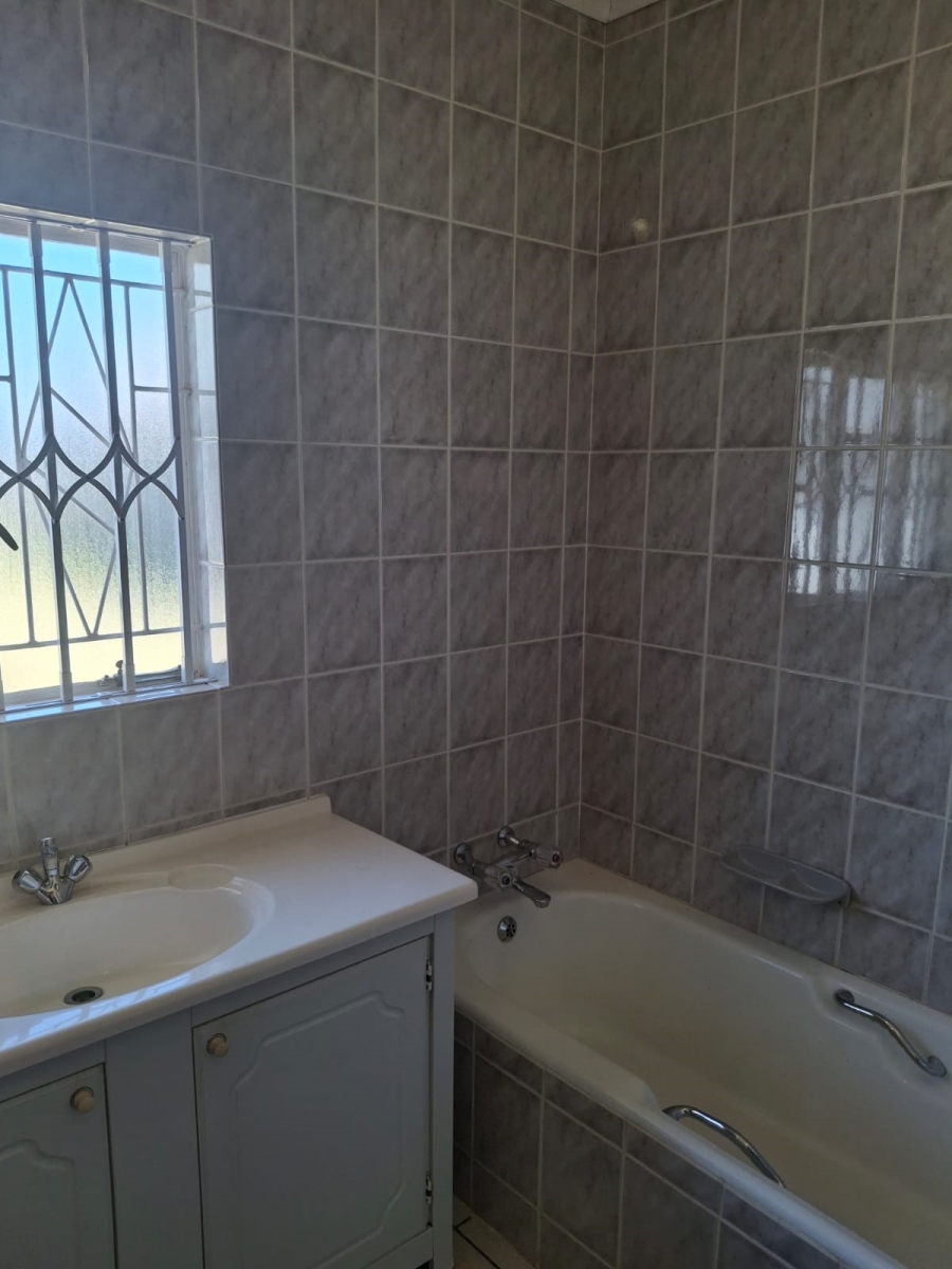 6 Bedroom Property for Sale in Tenacre A H Gauteng