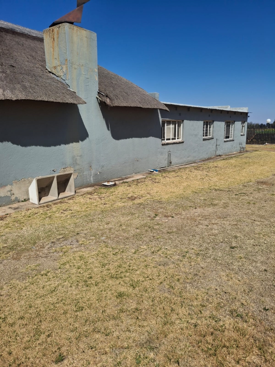 6 Bedroom Property for Sale in Tenacre A H Gauteng