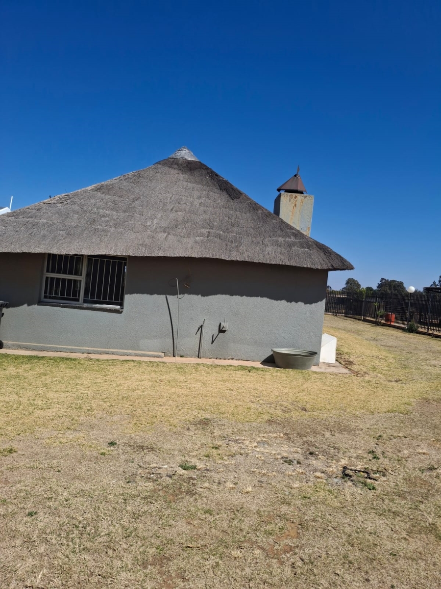 6 Bedroom Property for Sale in Tenacre A H Gauteng