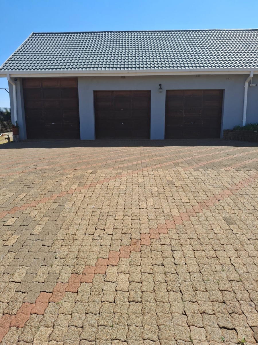 6 Bedroom Property for Sale in Tenacre A H Gauteng