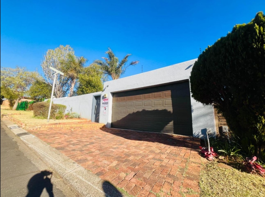 4 Bedroom Property for Sale in Suideroord Gauteng