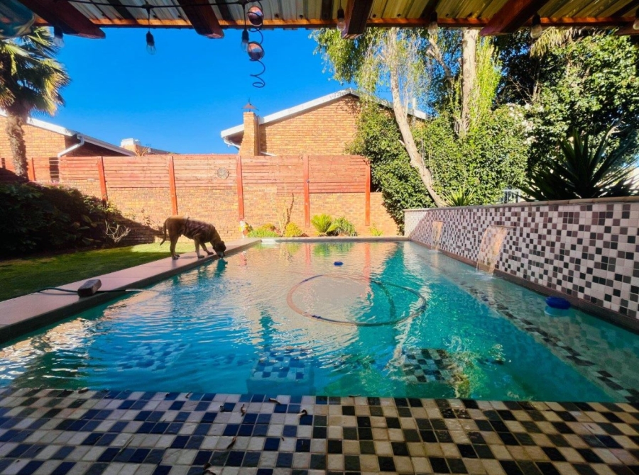 4 Bedroom Property for Sale in Suideroord Gauteng