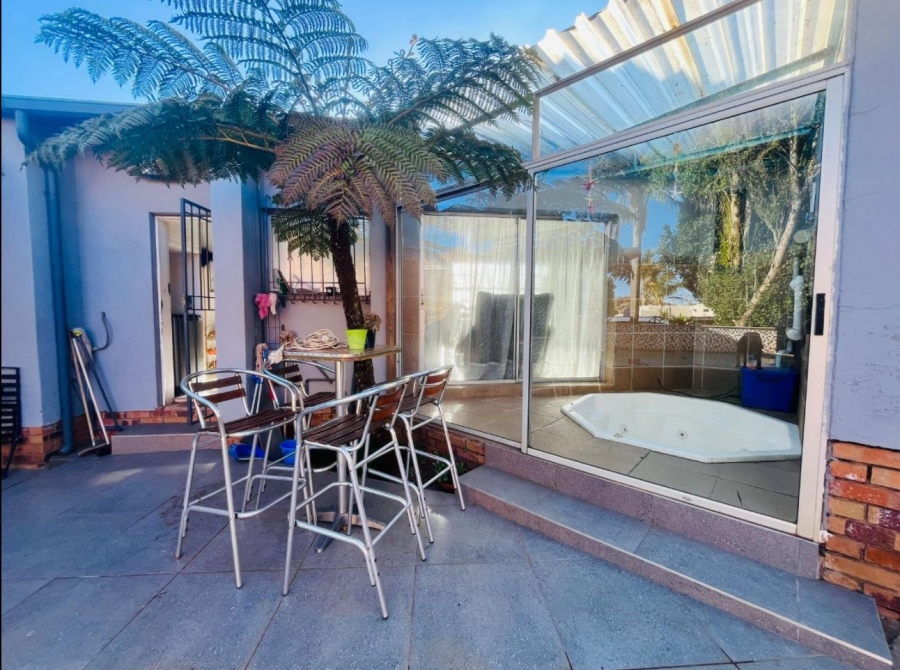 4 Bedroom Property for Sale in Suideroord Gauteng