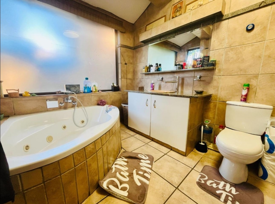 4 Bedroom Property for Sale in Suideroord Gauteng