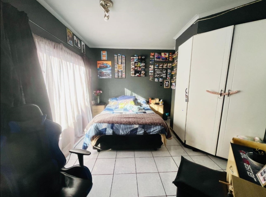 4 Bedroom Property for Sale in Suideroord Gauteng
