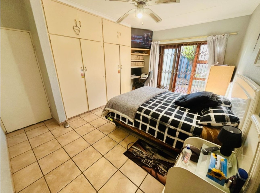 4 Bedroom Property for Sale in Suideroord Gauteng