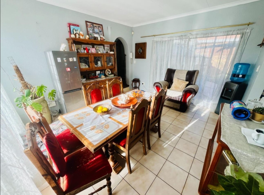 4 Bedroom Property for Sale in Suideroord Gauteng