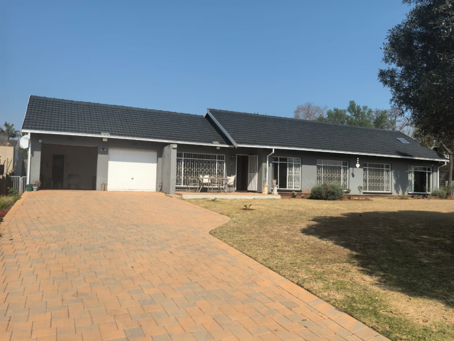 3 Bedroom Property for Sale in Wilro Park Gauteng