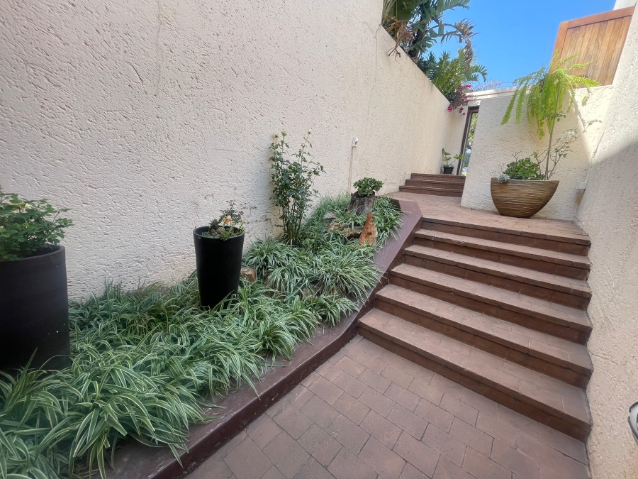 3 Bedroom Property for Sale in Wilro Park Gauteng