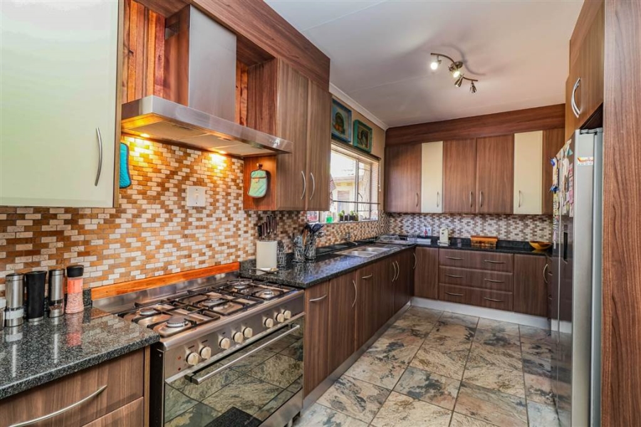 3 Bedroom Property for Sale in Rant En Dal Gauteng