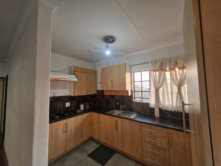 To Let 2 Bedroom Property for Rent in Esther Park Gauteng