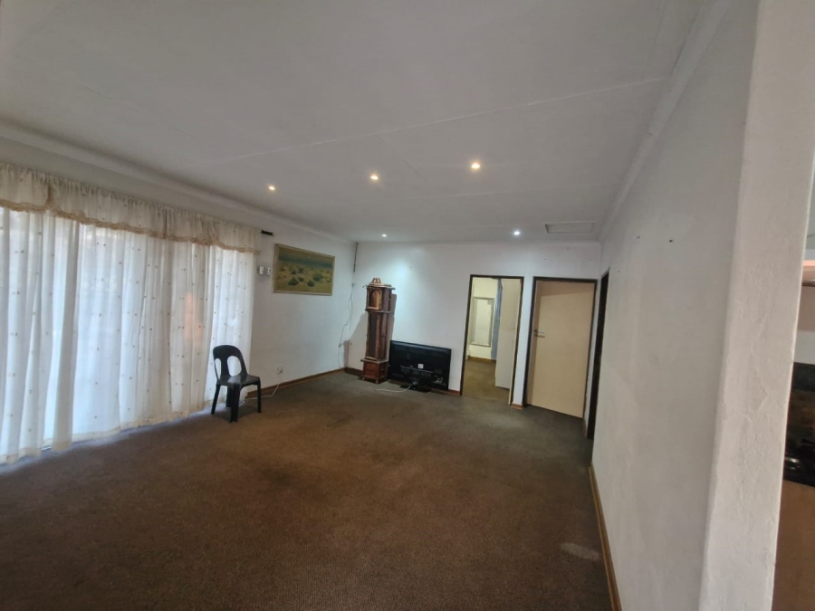 To Let 2 Bedroom Property for Rent in Esther Park Gauteng