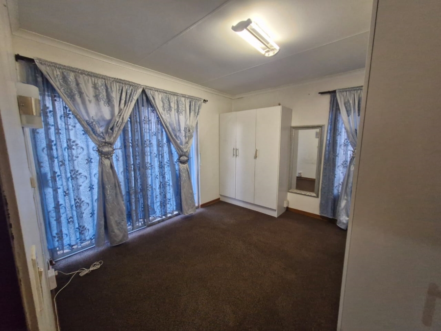 To Let 2 Bedroom Property for Rent in Esther Park Gauteng