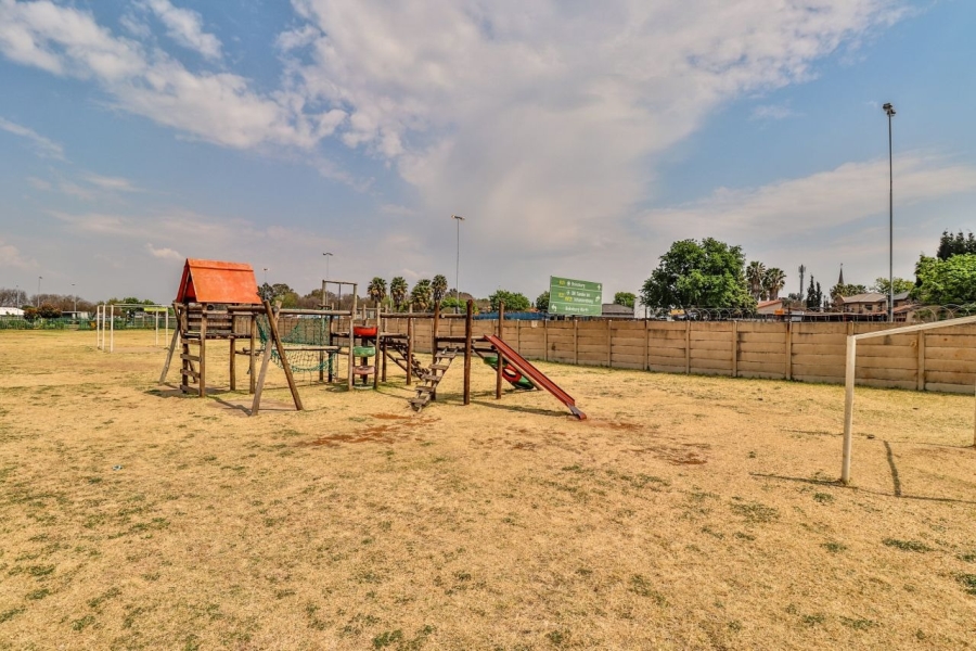 2 Bedroom Property for Sale in Ravenswood Gauteng