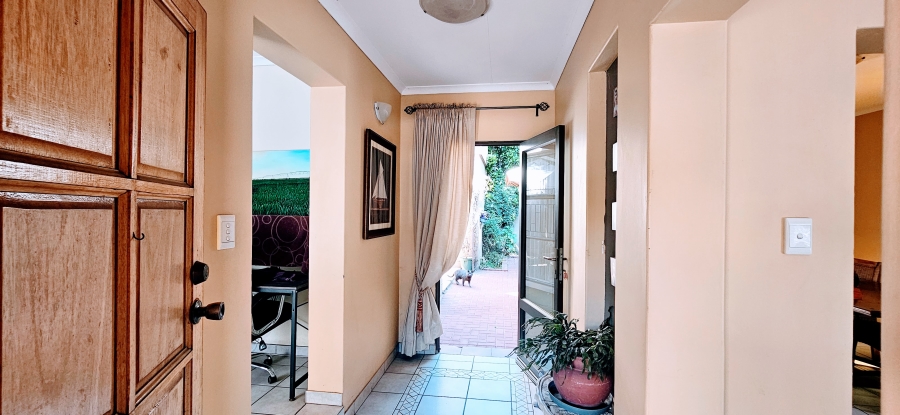 3 Bedroom Property for Sale in Three Rivers Proper Gauteng