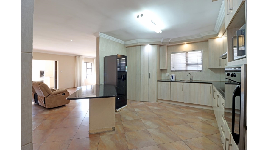 3 Bedroom Property for Sale in Thatchfield Hills Gauteng