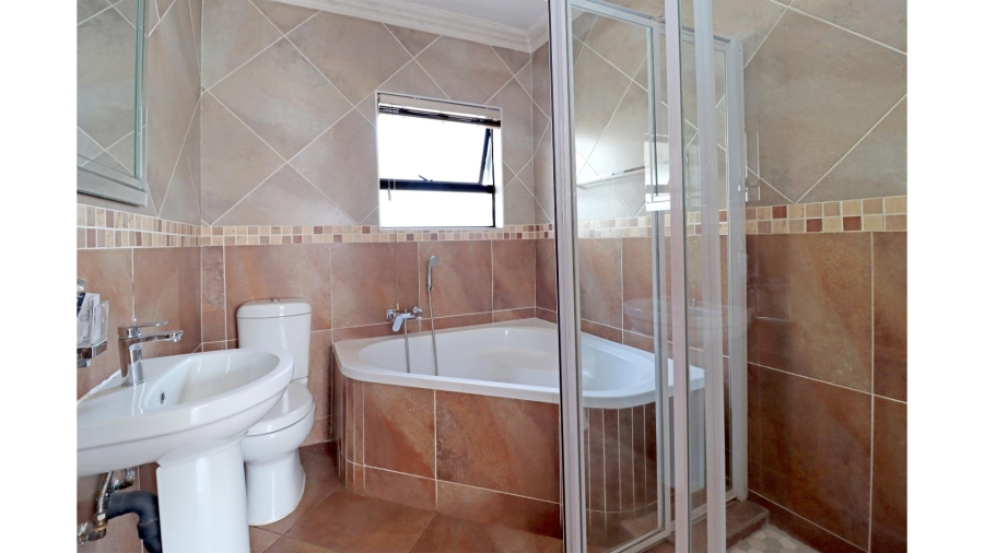 3 Bedroom Property for Sale in Thatchfield Hills Gauteng