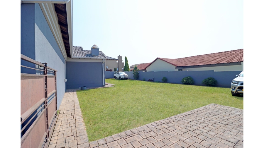 3 Bedroom Property for Sale in Thatchfield Hills Gauteng