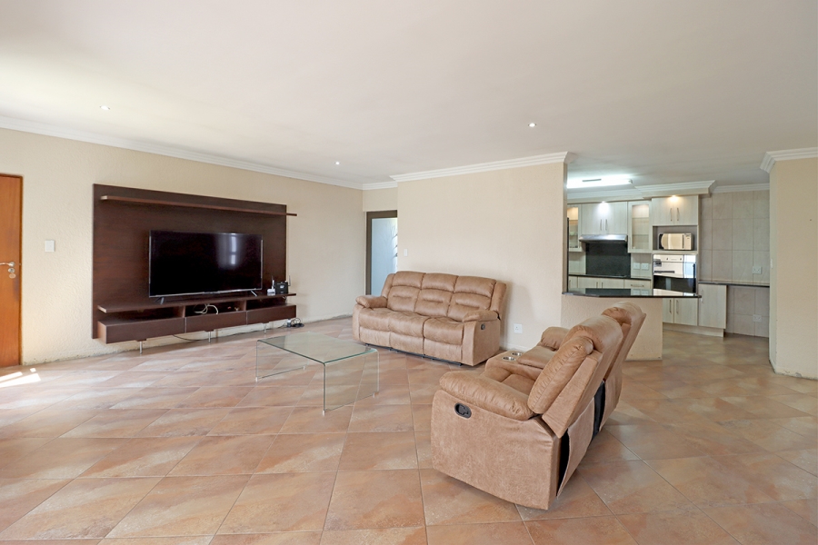 3 Bedroom Property for Sale in Thatchfield Hills Gauteng