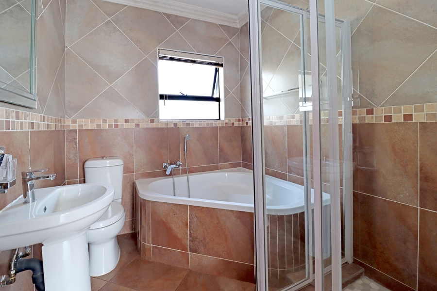 3 Bedroom Property for Sale in Thatchfield Hills Gauteng