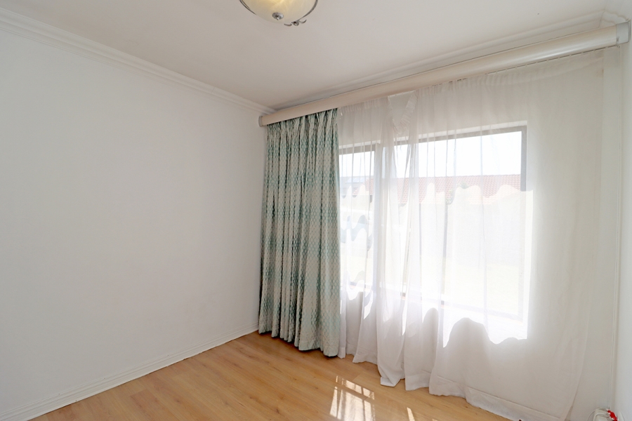 3 Bedroom Property for Sale in Thatchfield Hills Gauteng